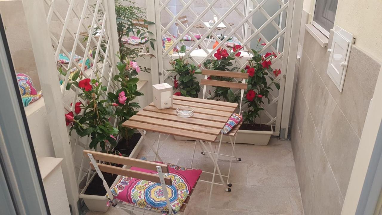Dimora Fantasia Charme B&B Bari Exterior foto